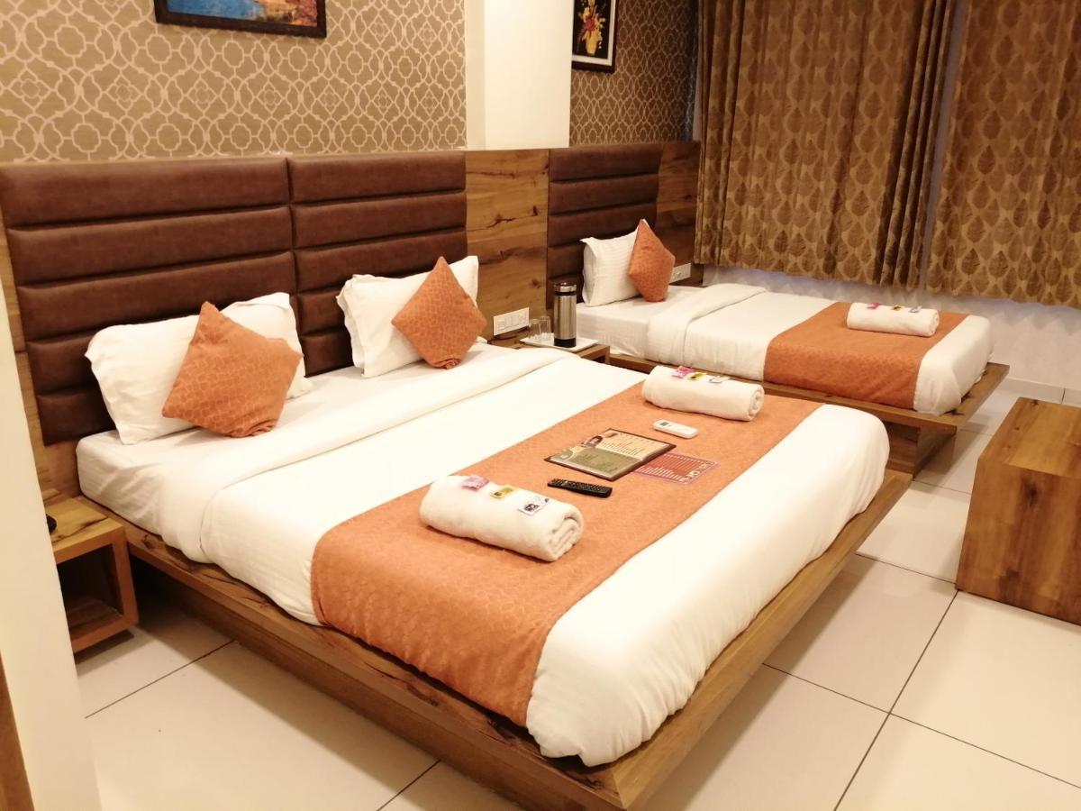 Hotel Golden City Vadodara Exterior foto