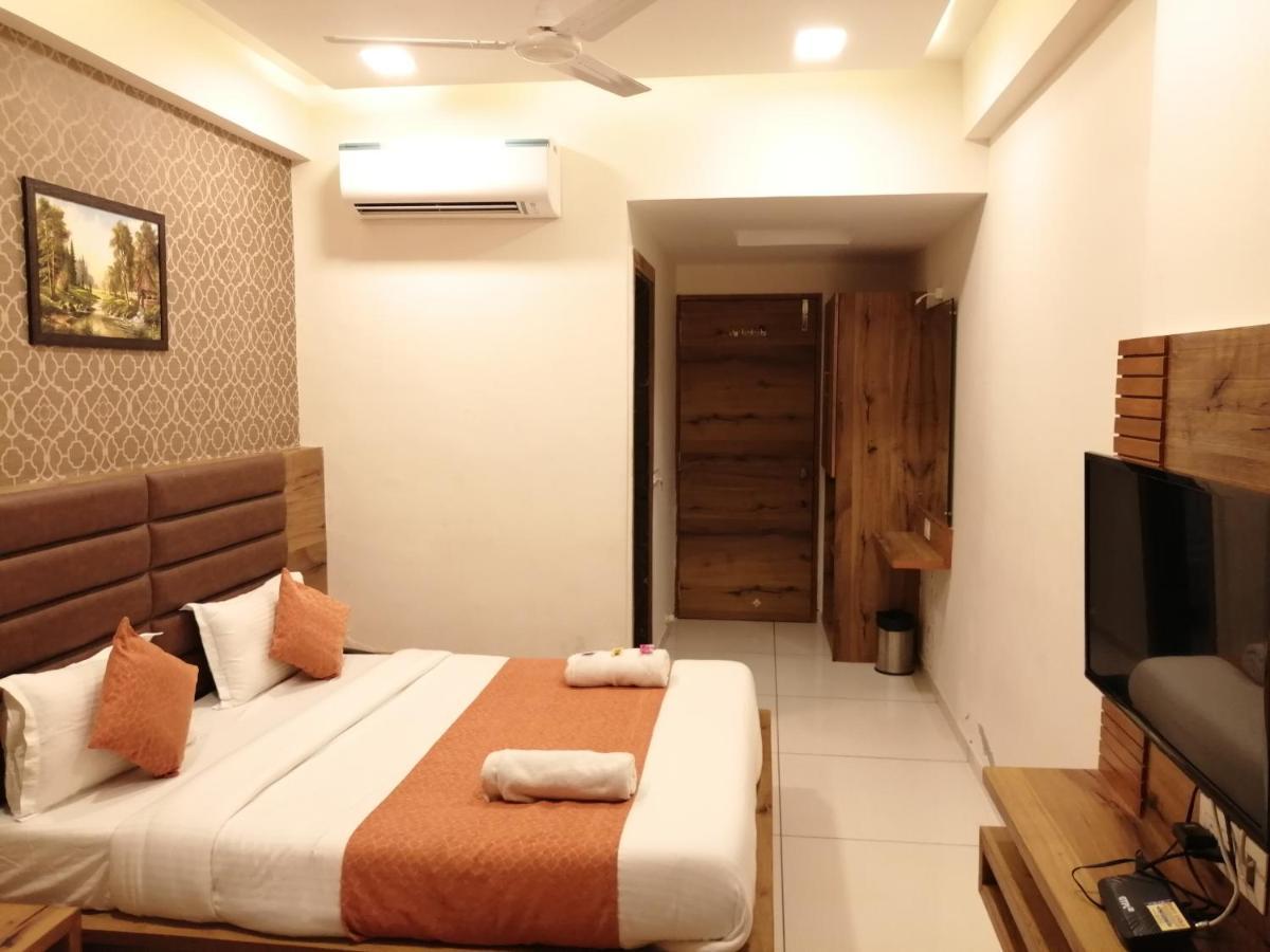 Hotel Golden City Vadodara Exterior foto